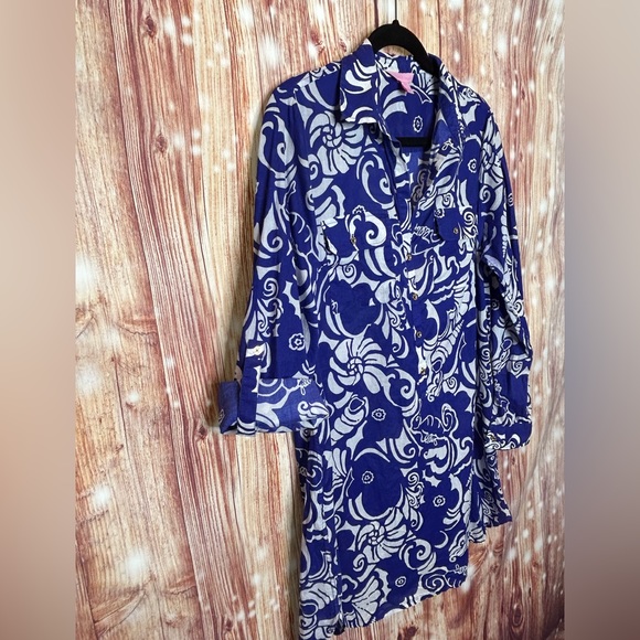 Lilly Pulitzer Captiva Cover Up Size Medium Shirttail Hem Resort Style. - Picture 6 of 8